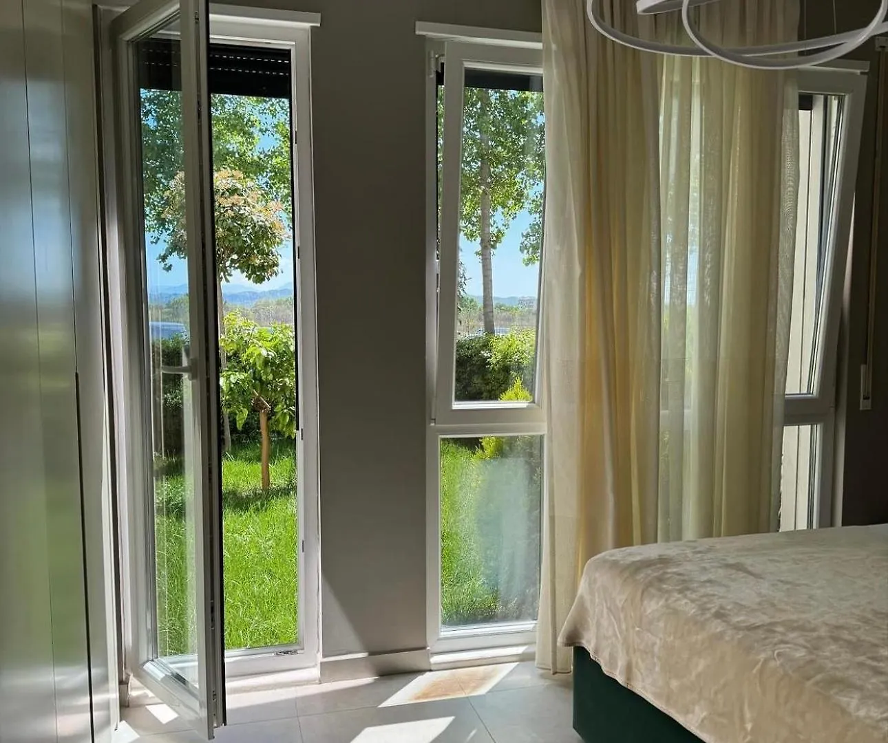 Apartament Vala Mar ドゥラス 0*,